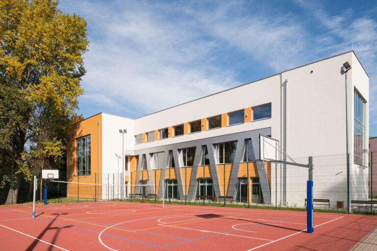 Sala sportowa wraz z zapleczem przy Szkole Podstawowej nr 40, ul. Pszczelna 13 w Krakowie