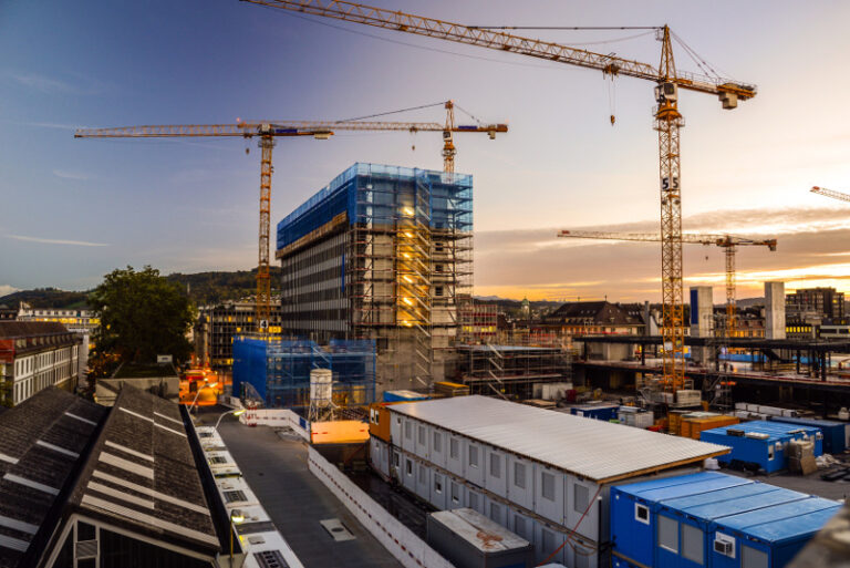 Podstawowe kryteria klasyfikacyjne żurawi budowlanych